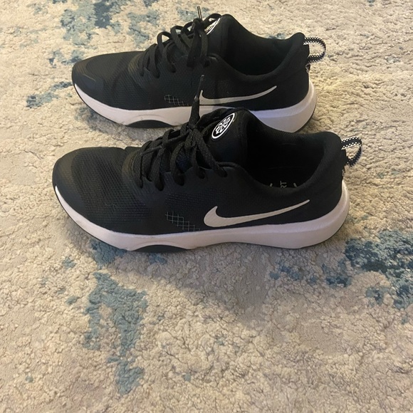 Men’s Nike shoe - Picture 5 of 6